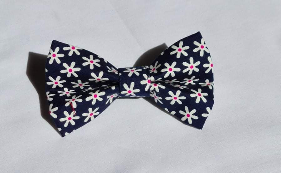 Navy & Pink Daisy Bow Tie