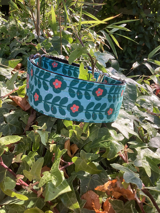 Scandi Green Flowers Martingale Collar