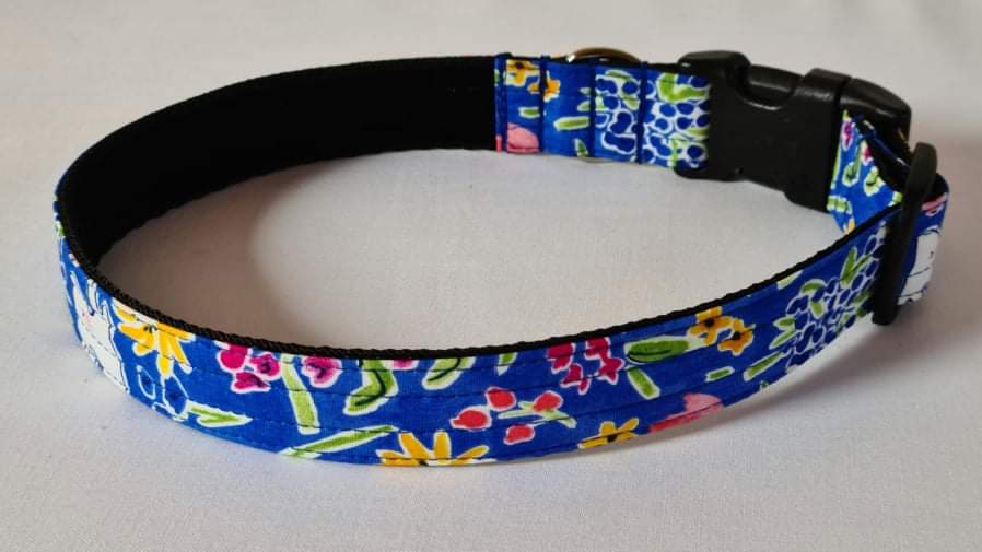 Cornflower Blue Country Flowers Collar