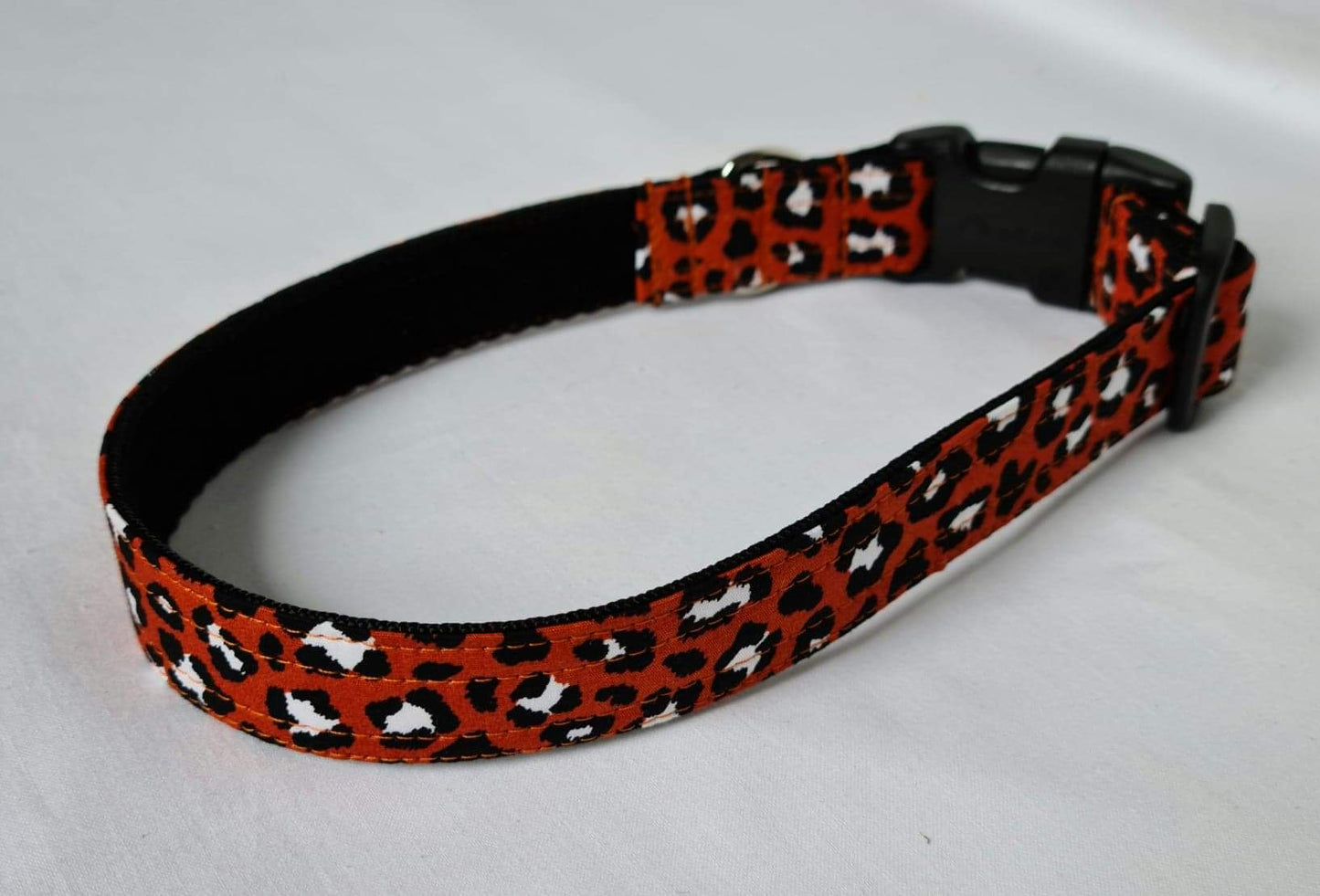 Rust Leopard Print Collar