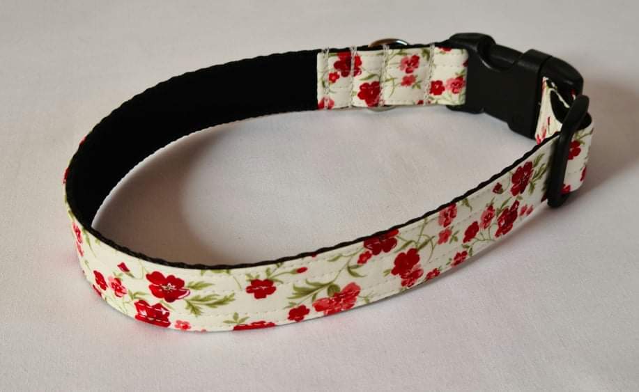 Cream & Red Rose Collar